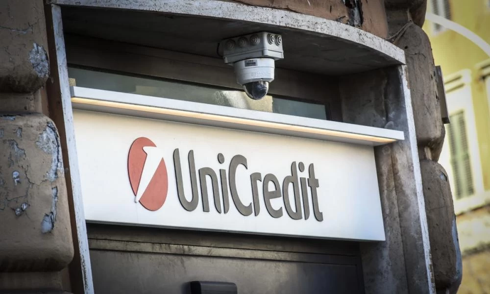 Η ιταλική τράπεζα Unicredit αναμένει ύφεση 18,6% στην Ελλάδα το 2020